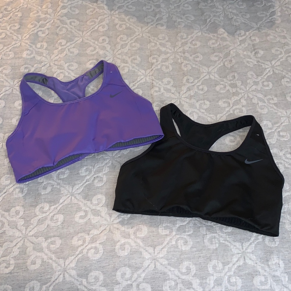 Women’s Medium Nike Sports Bras (2)